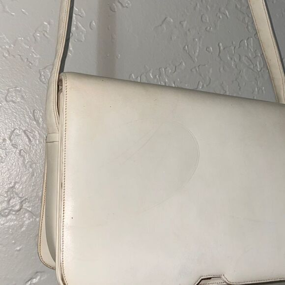 Vintage Judith Leiber Hand Bag- hard to find Cream Accordion Style Small. - Picture 7 of 13